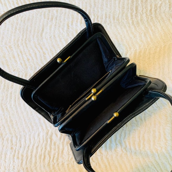 Vtg 60s black quilted leather snap close handbag - Picture 4 of 7